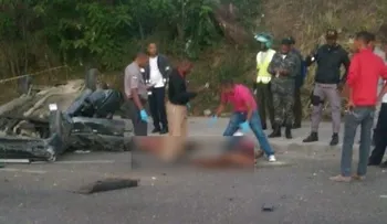 Dos hombres y dos mujeres mueren al estrellarse vehículo en la prolongación 27 de Febrero