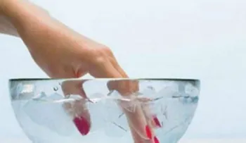 Cómo secar el pintauñas en un minuto