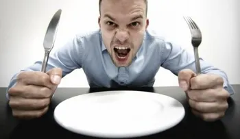 5 cosas que no deberías hacer cuando tienes hambre