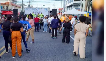 La Avenida España peatonal con el programa "Caminando en Familia"