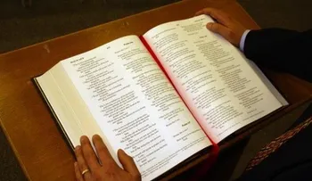 Traducen Biblia a versión moderna de lengua esquimal yupik