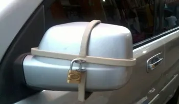 Lo atrapan robando accesorios para vehículos