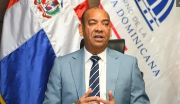 Ministro Ascención viaja a Panamá para conocer nueva tecnología de asfalto