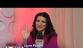 Una íntima entrevista a la cantante italiana Laura Pausini, en una edición especial de Showbiz: Mariela entre famosos