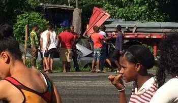 Un camión choca 13 vehículos y varias personas resultan heridas 