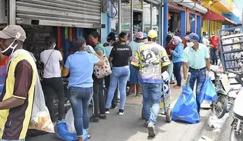 Gobierno pide mantener uso de mascarilla y distanciamiento; DN y La Altagracia libres de toque de queda