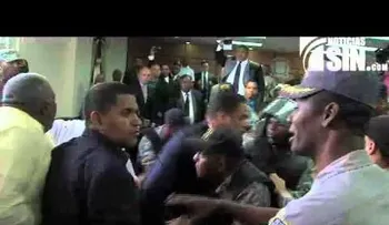 Video de los enfrentamientos agentes PN y seguidores de Gómez Mazara