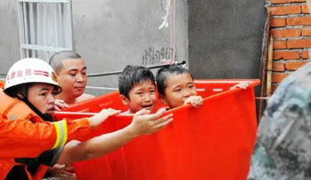 Decenas de desaparecidos por deslizamientos en China por paso del tifón Megi