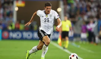 El futbolista Mario Gomez abandona la liga turca por la situación política