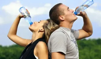 Beneficios de beber tres litros de agua durante un mes 