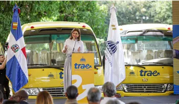 Vicepresidenta Raquel Peña lanza rutas escolares en el Cibao