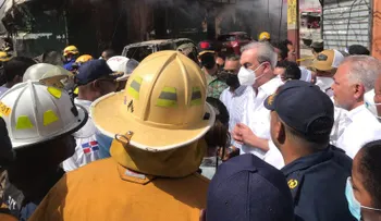 Abinader suspende discurso del 16 de agosto para asistir a misa por las víctimas de la explosión en San Cristóbal