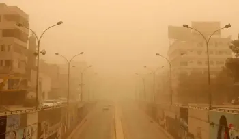 Hospitalizan más de 2,000 por una gran tormenta de arena en Irak