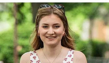 Isabel de Bélgica logra máster en Harvard