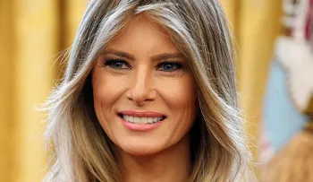 Melania enciende la Red ¿vestida para la guerra?