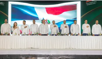 Abinader reafirma apoyo para gobiernos locales y promete más obras