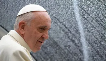 Archidiócesis de NY subasta auto papal para beneficencia