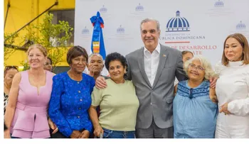 Presidente Abinader inicia entrega Bono Madre 2026