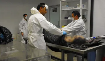 El médico mexicano que devuelve la vida a los muertos revela fórmula secreta