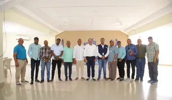 Defensor del Pueblo e INDRHI se reúnen con juntas de regantes del Valle de San Juan para optimizar la gestión hídrica