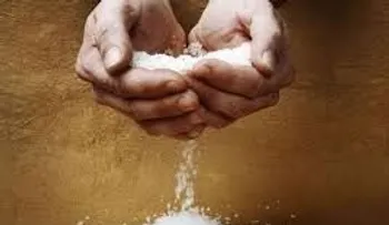 Este domingo 8 de octubre lavarte las manos con agua de sal para lograr prosperidad