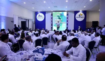 Presidente Abinader dispone de una partida especial de 4 mil millones para programa de apoyo a los gobiernos municipales 