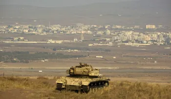 El régimen de Irán disparó 20 cohetes contra Israel desde Siria