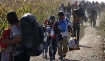 Tras la ola de refugiados sirios, se avecina otra desde Afganistán que Alemania no podría afrontar