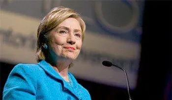 Clinton amplía su ventaja sobre Sanders, según nueva encuesta
