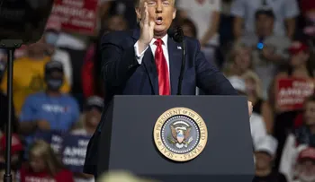 Trump vuelve a ser asediado por la pandemia a nueve días de elecciones en EE.UU.
