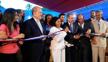 Medina entrega escuelas en Nagua y Sánchez
