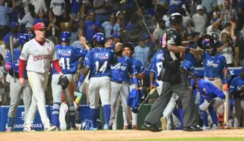 LIDOM abre su temporada 73 con victoria de Leones ante Tigres y homenaje póstumo a Héctor José Rizek