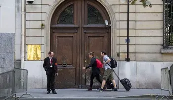 Ladrones atracan auto de príncipe saudí en París