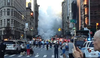  Cinco heridos y 28 edificios evacuados por explosión de tubería en Manhattan 