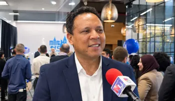 George Álvarez llama a votar para que los demócratas recuperen el control del Senado y Cámara de Representantes de Estados Unidos