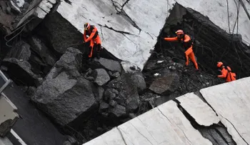 Un peruano murió en el colapso del puente en Génova, Italia