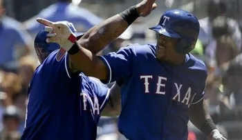 Rangers anota 10 en la tercera y aplasta a los Yanquis 