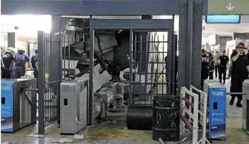 Dos exsecretarios de Transporte de Argentina condenados a prisión por la 'tragedia de Once'
