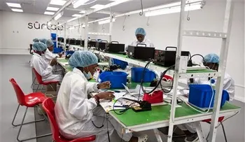 Venezolanos compran tabletas fabricadas en Haití