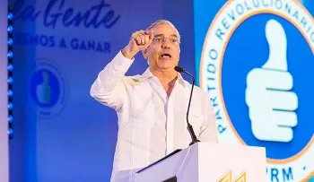 Luis Abinader juramentado como presidente PRM en acto XXIV Convención