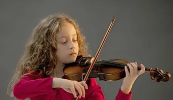 Tocar el violín,  mejor que las pastillas para trastornos psicológicos de los niños