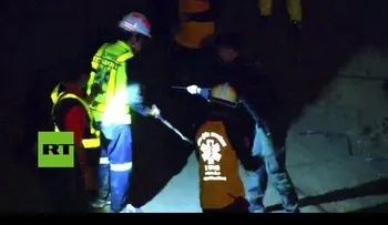 Video No 2 aparición con vida de 12 niños y su entrenador perdidos en una cueva por 10 días en Tailandia