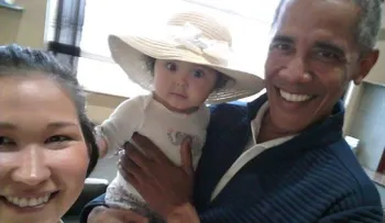 La expresión de esta bebé al conocer a Obama conquista a internet