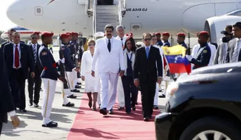 Nicolás Maduro asiste a toma de posesión de Danilo Medina