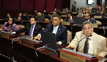 Diputados extienden 90 días ley de naturalización