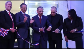 Medina asiste apertura nuevo centro de radioterapia modular