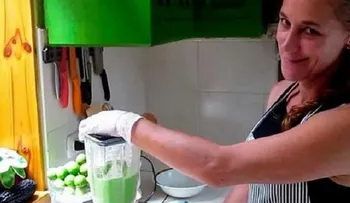 Esta mujer es buscada ya que se atrevió a dar una receta secreta, para combatir el cáncer de pulmón, mama, pancreas, próstata y colon, los científicos no querían que saliera a la luz