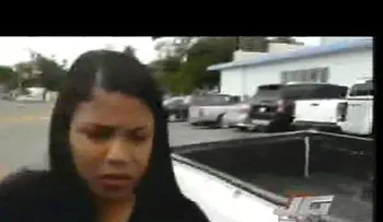 Conoce a la sexy atracadora de Santiago (VIDEO)
