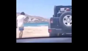Lindsay Lohan fue agredida por su novio en una playa (VIDEO)