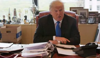 Trump a la zaga de Clinton para atraer electores